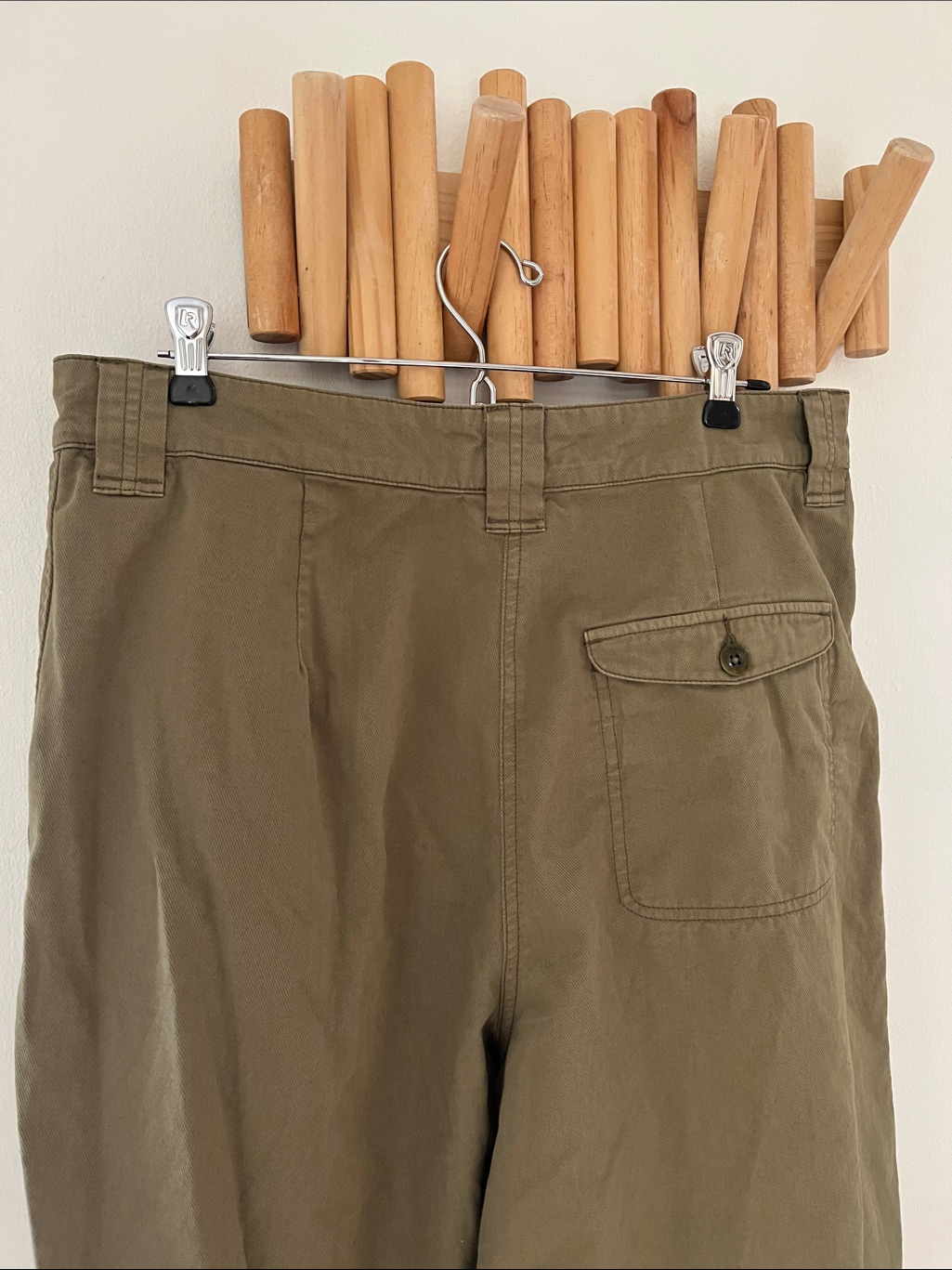 High-Waist Olive Green Pleated Womens Trousers — image 5 of 5
